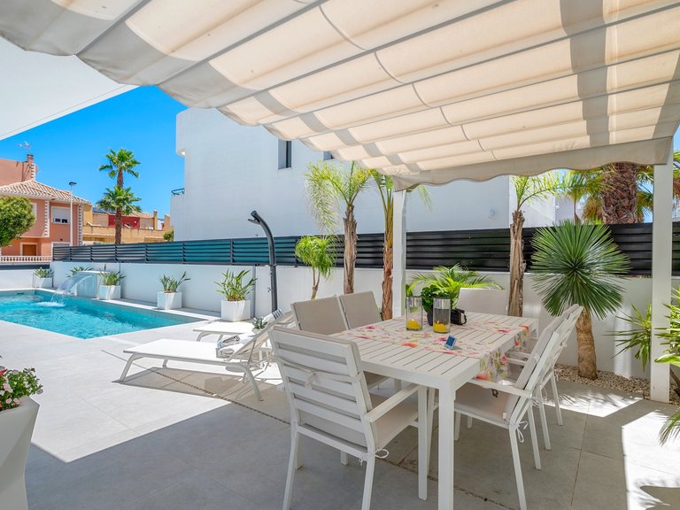 Villa for Sale in Guardamar Del Segura, Alicante 17
