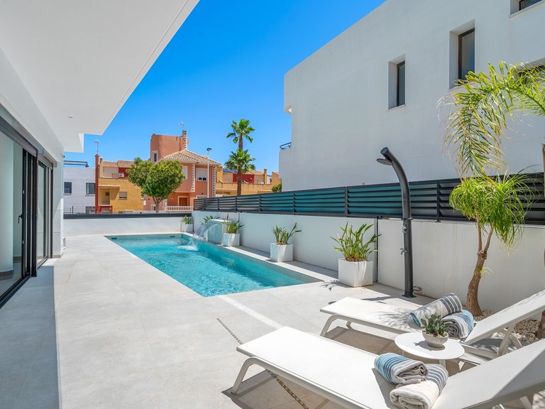 Villa for Sale in Guardamar Del Segura, Alicante 14