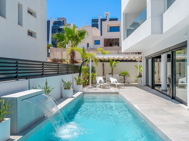 Villa for Sale in Guardamar Del Segura, Alicante 2