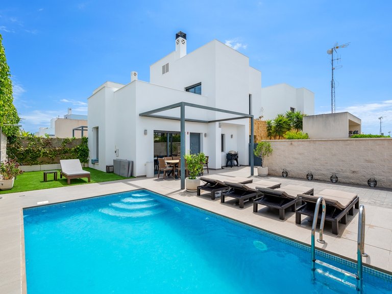 Villa for Sale in Ciudad Quesada, Ciudad Quesada - Rojales, Alicante 1