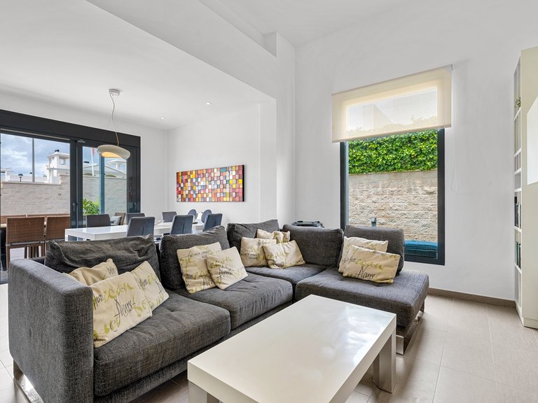 Villa for Sale in Ciudad Quesada, Ciudad Quesada - Rojales, Alicante 4