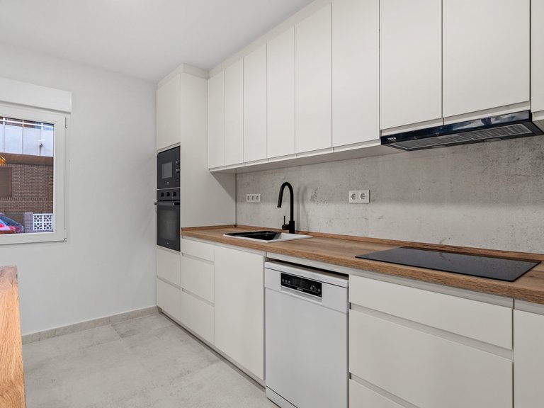 Apartment for Sale in Playa del Acequión, Torrevieja, Alicante 7