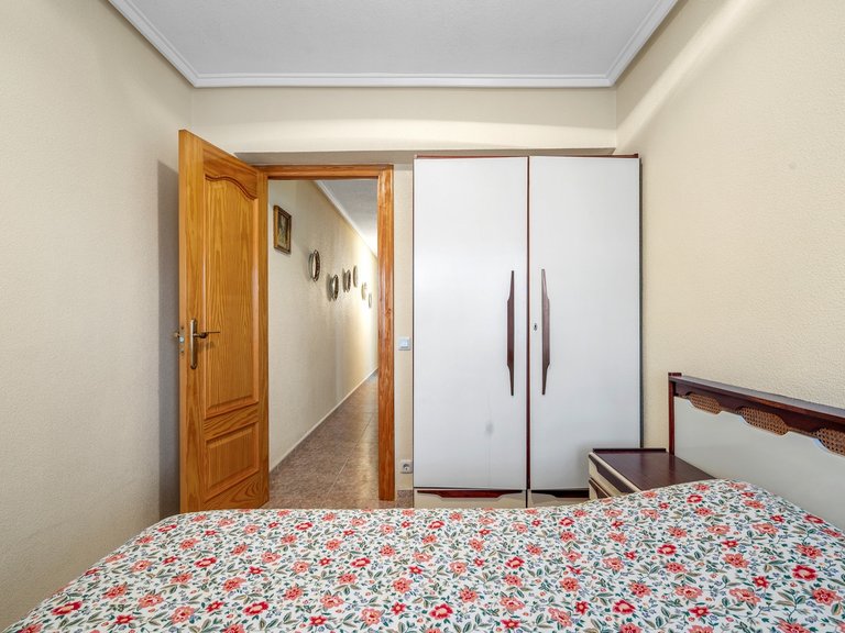 Apartment for Sale in Playa del Cura, Torrevieja, Alicante 12