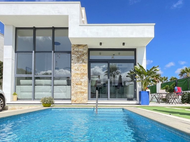 Villa for Sale in Costa Blanca, Rojales, Ciudad Quesada, Alicante 2