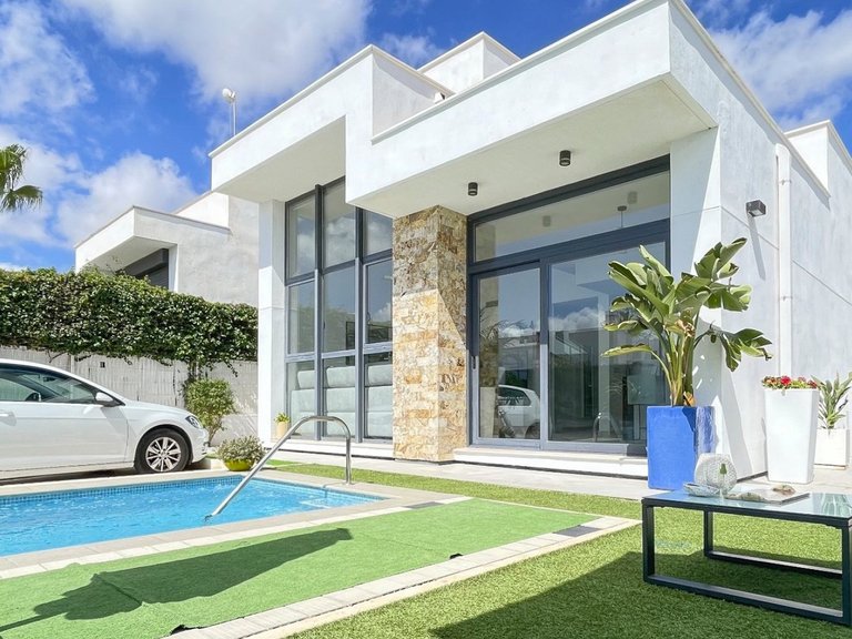 Villa for Sale in Costa Blanca, Rojales, Ciudad Quesada, Alicante 1