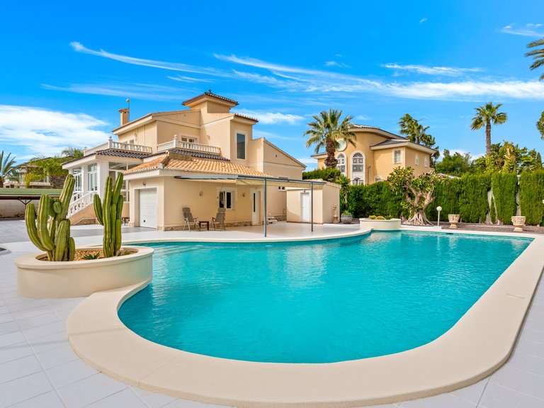 Villa for Sale in Ciudad Quesada, Ciudad Quesada - Rojales, Alicante 1