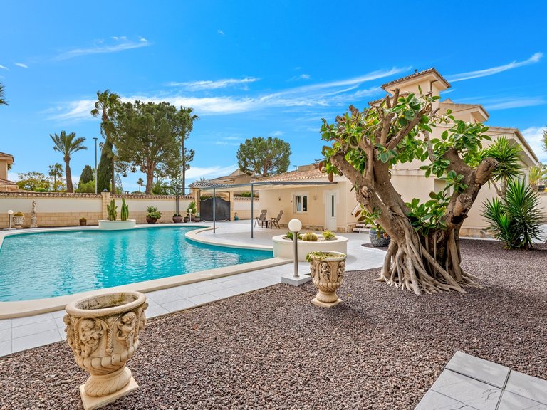 Villa for Sale in Ciudad Quesada, Ciudad Quesada - Rojales, Alicante 44