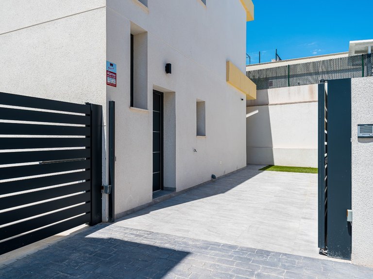 Villa for Sale in Los Montesinos, Alicante 39