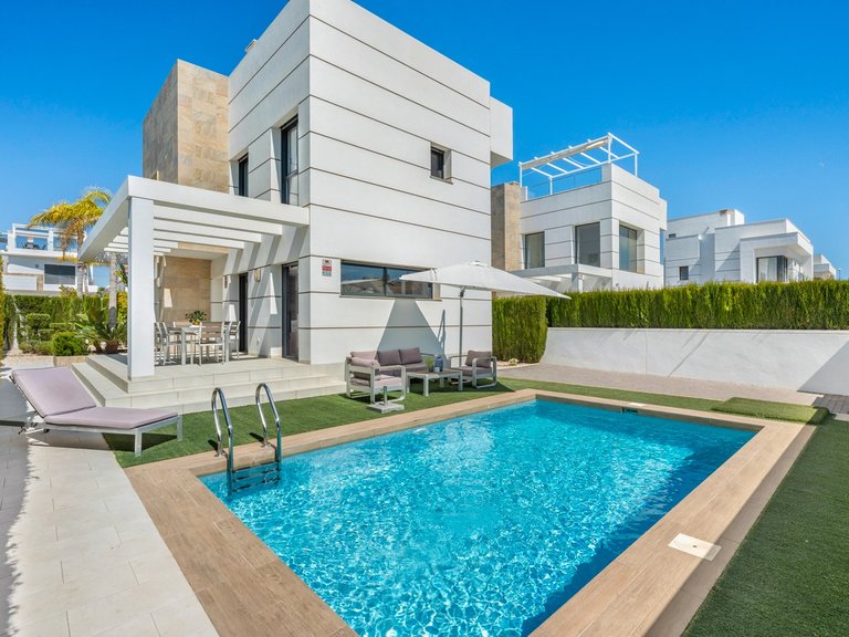 Villa for Sale in Ciudad Quesada, Ciudad Quesada - Rojales, Alicante 1