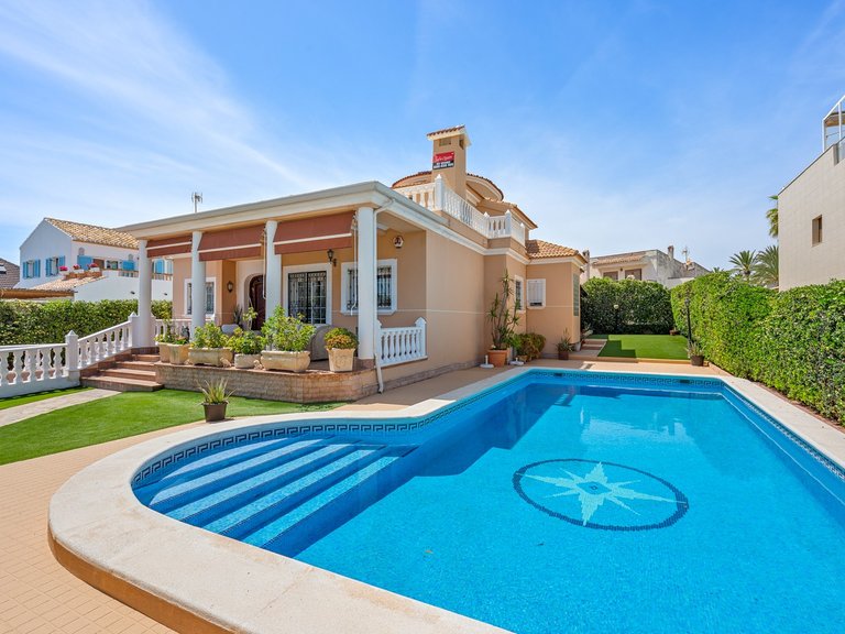 Villa for Sale in La Mata, Torrevieja, Alicante 1