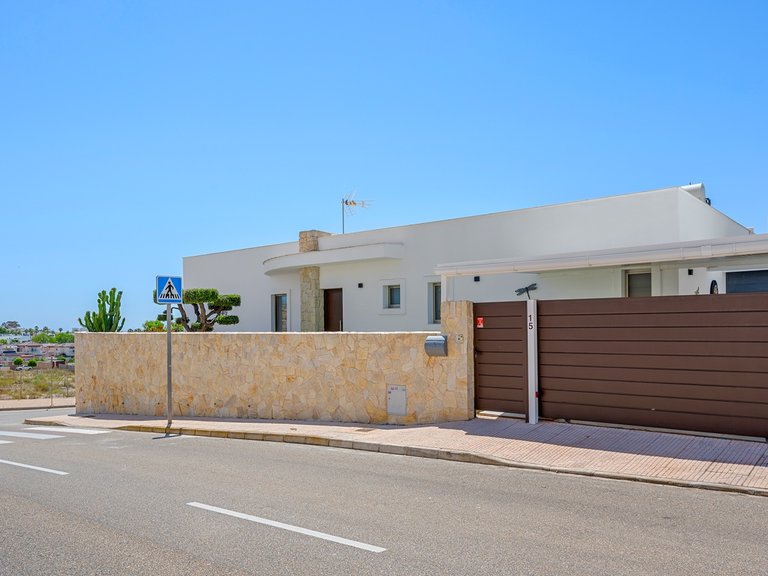 Villa for Sale in Urbanización La Marina, San Fulgencio, Alicante 46