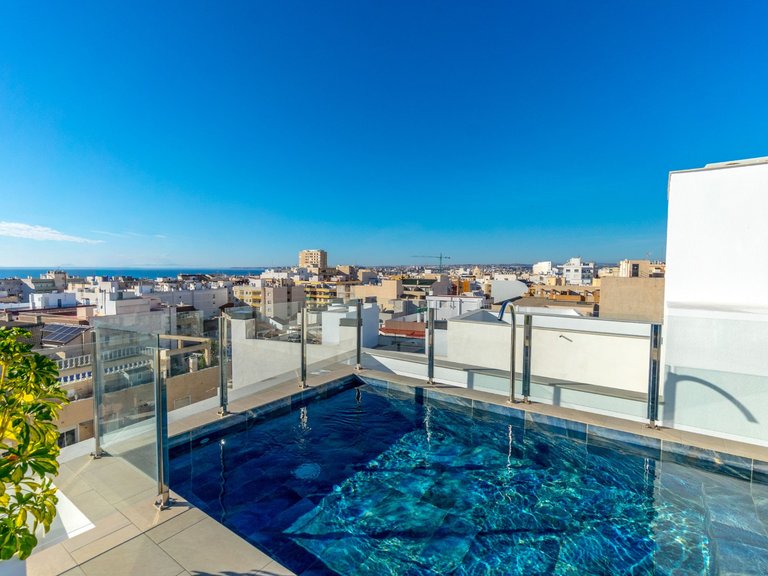 Apartment for Sale in Torrevieja, Alicante, 26