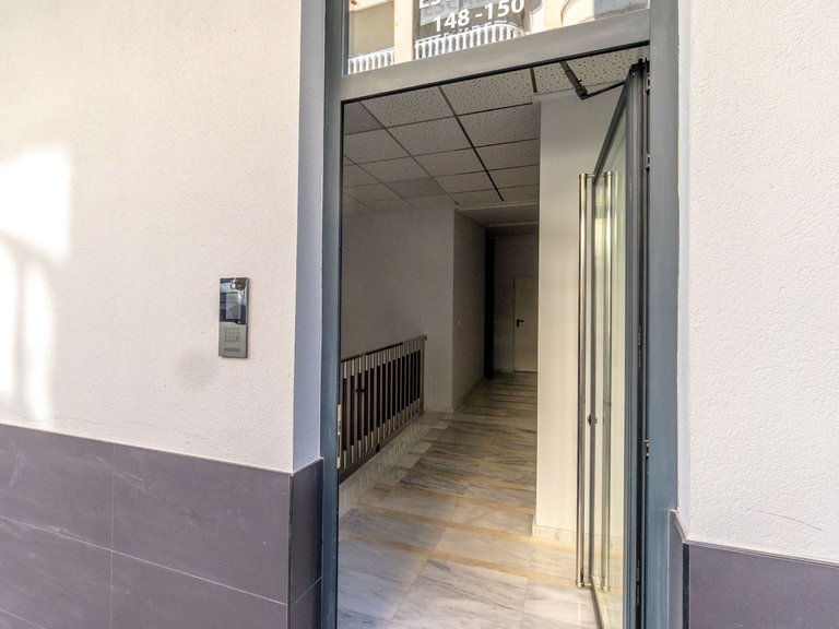 Apartment for Sale in Torrevieja, Alicante, 35