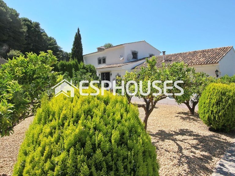 Villa for Sale in Guadalest, Alicante 14