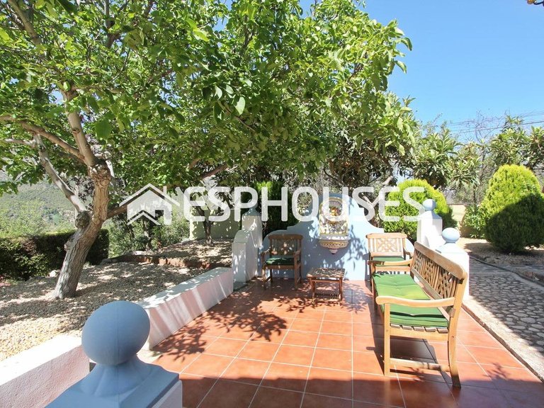 Villa for Sale in Guadalest, Alicante 4