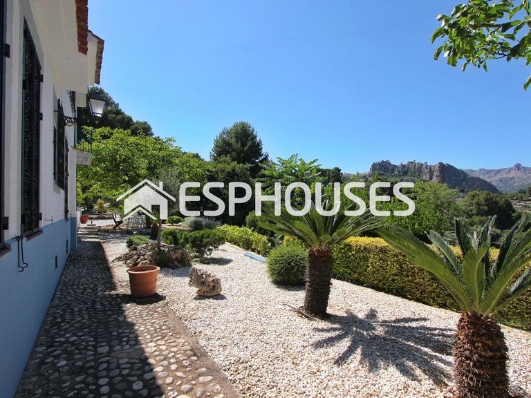 Villa for Sale in Guadalest, Alicante 15
