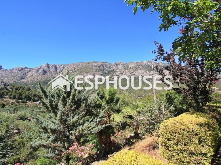 Villa for Sale in Guadalest, Alicante 17