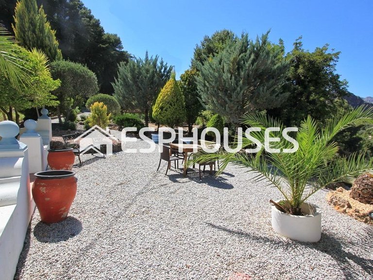 Villa for Sale in Guadalest, Alicante 12