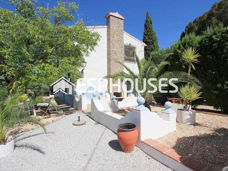 Villa for Sale in Guadalest, Alicante 18