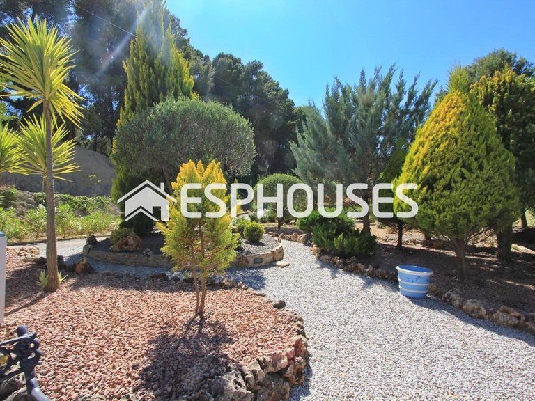 Villa for Sale in Guadalest, Alicante 2