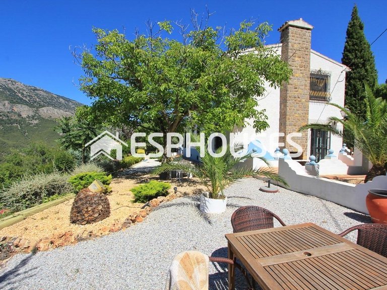 Villa for Sale in Guadalest, Alicante 9