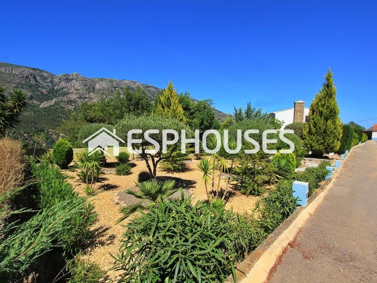 Villa for Sale in Guadalest, Alicante 20