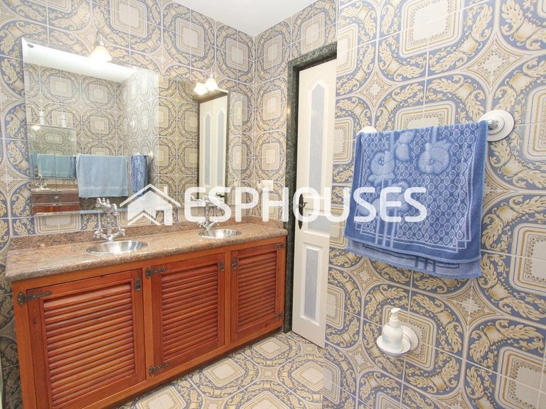 Villa for Sale in Guadalest, Alicante 46