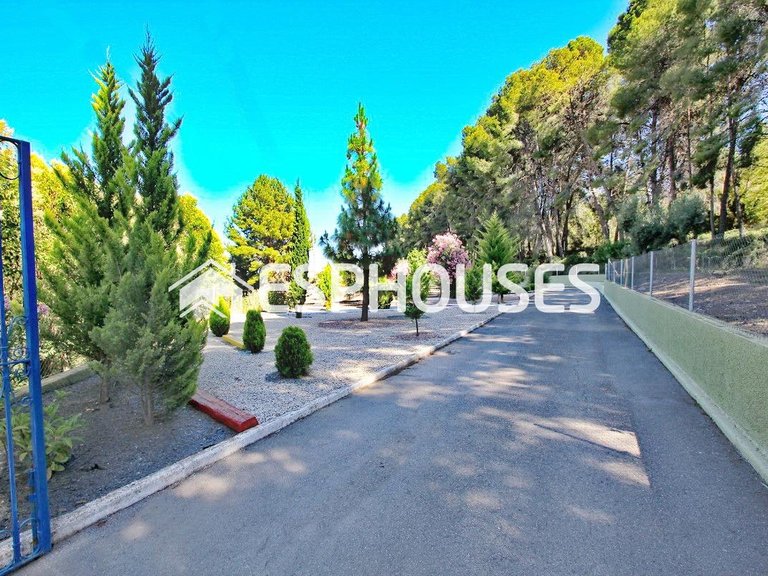 Villa for Sale in Guadalest, Alicante 3