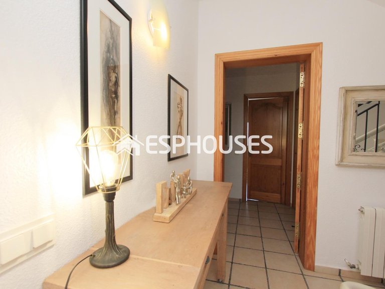 Villa for Sale in La Nucia, Alicante 33