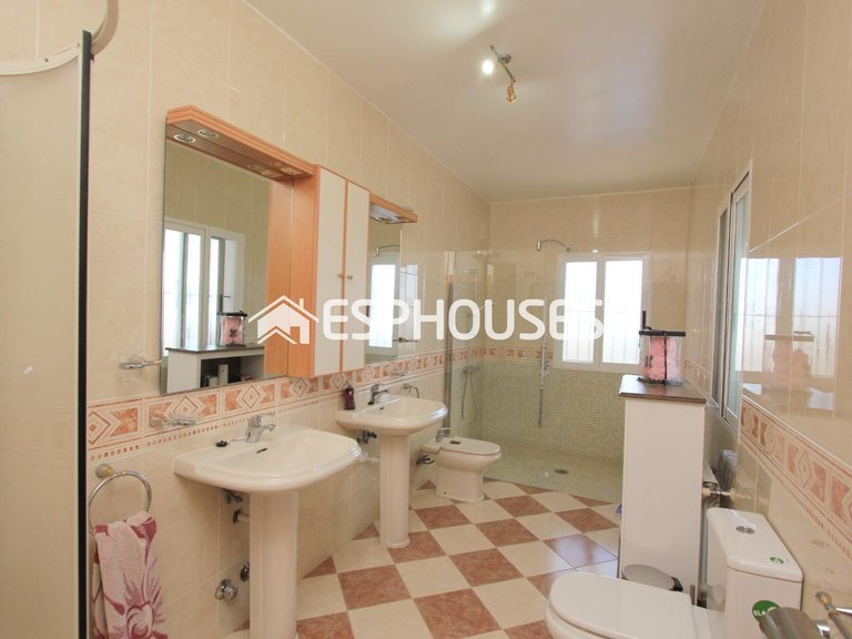 Villa for Sale in La Nucia, Alicante 36