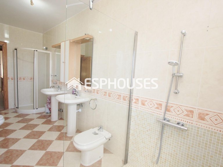 Villa for Sale in La Nucia, Alicante 37