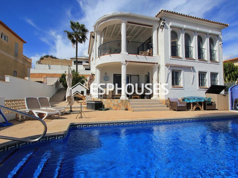 Villa for Sale in La Nucia, Alicante 1