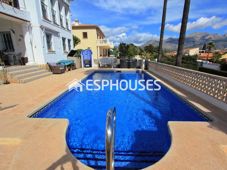 Villa for Sale in La Nucia, Alicante 41