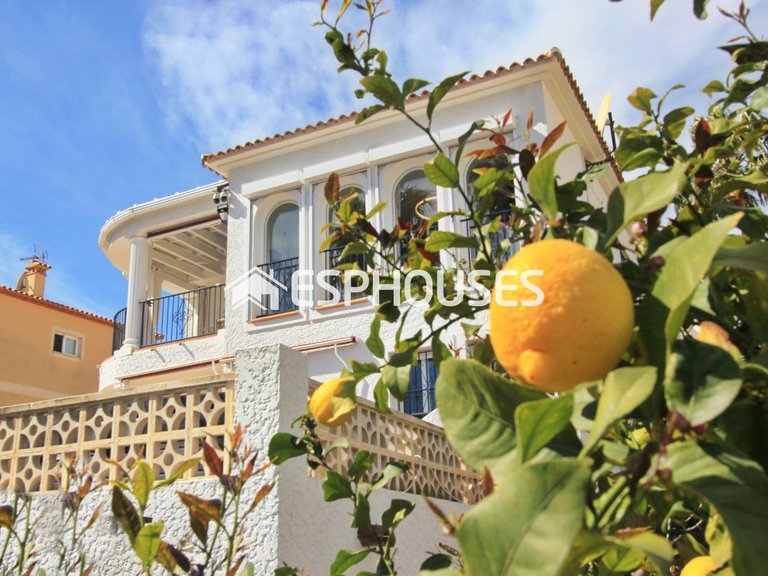 Villa for Sale in La Nucia, Alicante 2