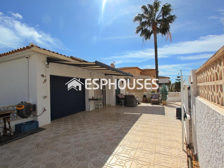 Villa for Sale in La Nucia, Alicante 47