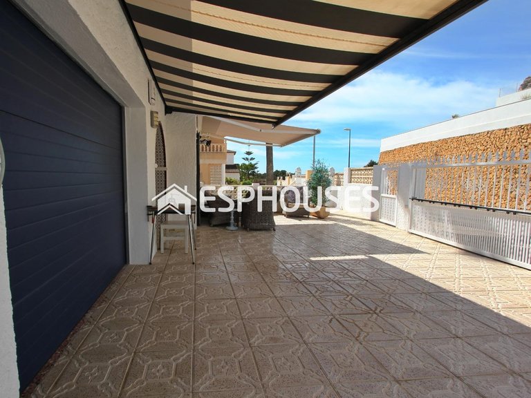 Villa for Sale in La Nucia, Alicante 48