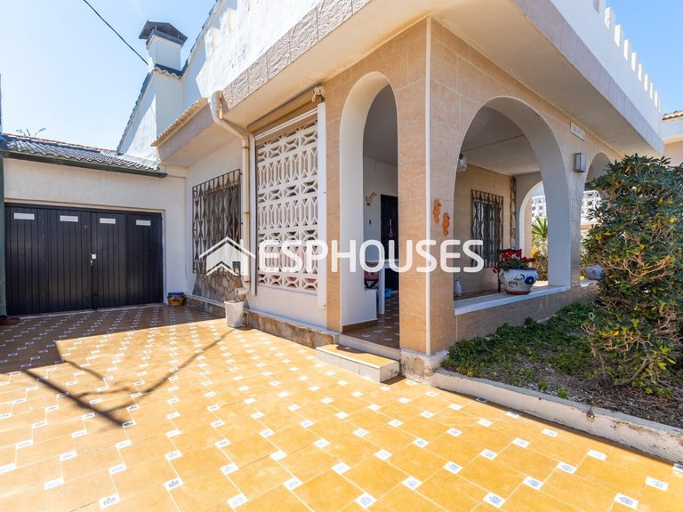 Villa for Sale in La Mata, Alicante 19