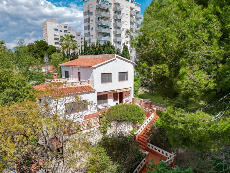 Villa for Sale in Costa Blanca El Campello, Alicante 1