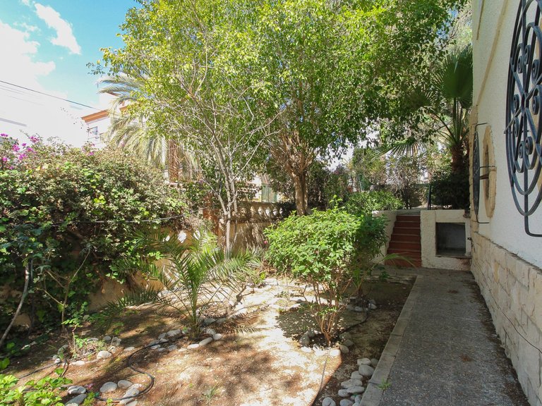 Villa for Sale in Costa Blanca El Campello, Alicante 46