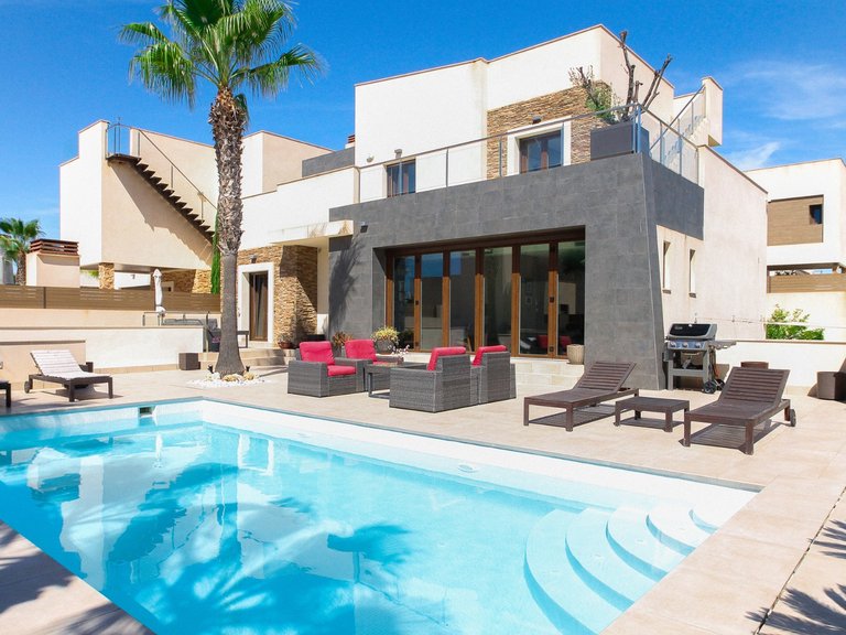Villa for Sale in Costa Blanca Torrevieja, Alicante 4