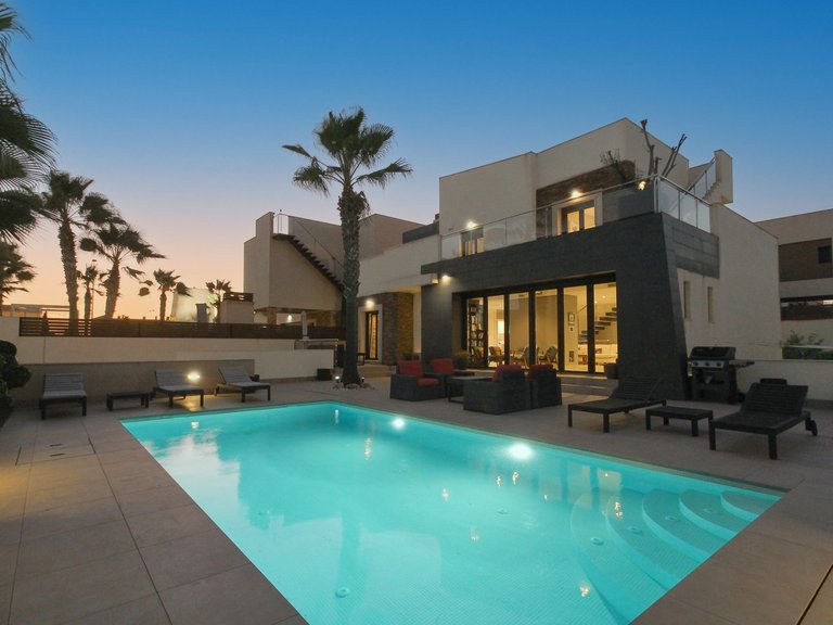 Villa for Sale in Costa Blanca Torrevieja, Alicante 2