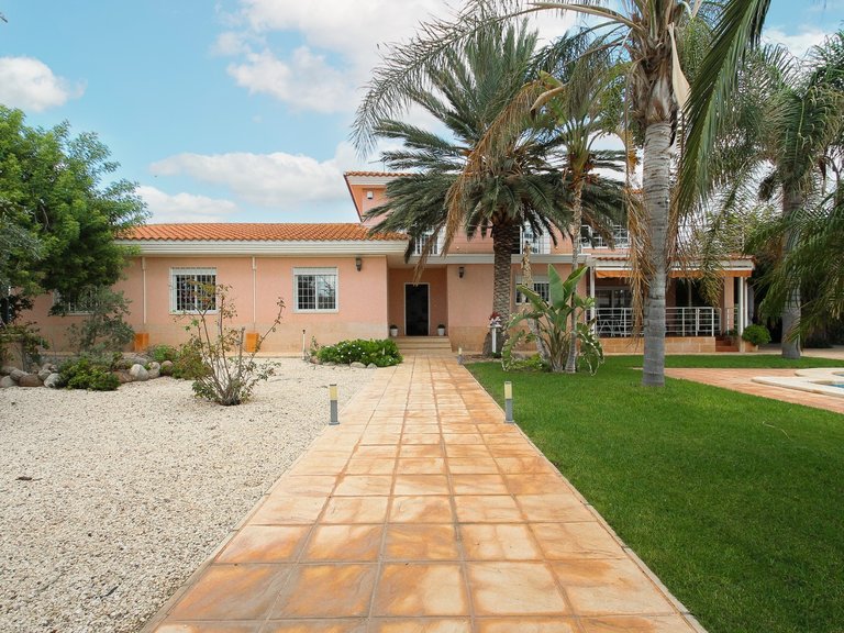 Villa for Sale in Inland San Vicente Del Raspeig, Alicante 47