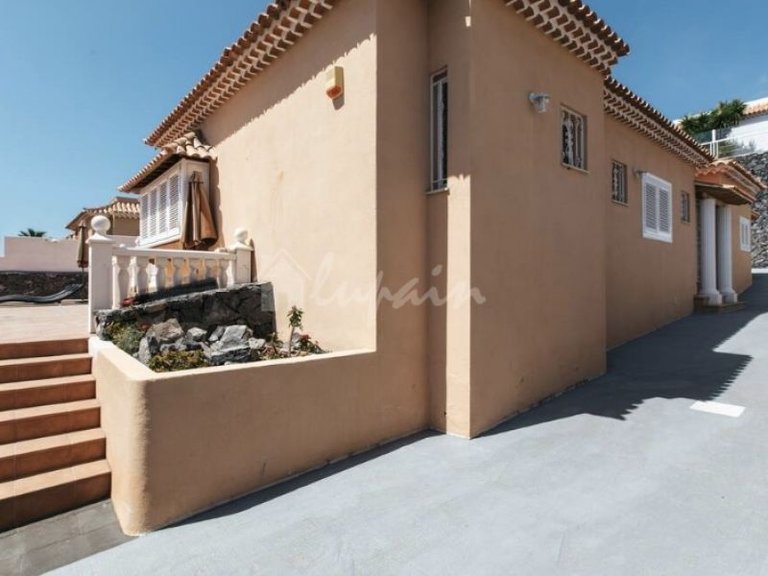 Villa for Sale in Costa Adeje, Malaga 28