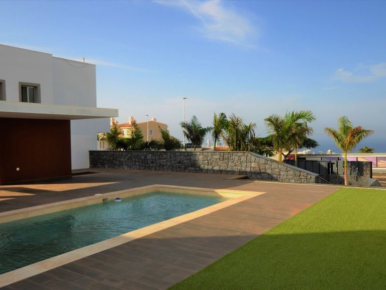Villa for Sale in Costa Adeje, Malaga 32