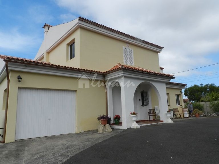 Villa for Sale in Guia De Isora, Tenerife 5