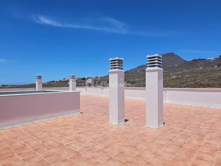 Apartment for Sale in La Camella, Tenerife 1