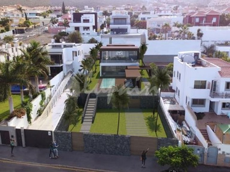 Villa for Sale in Costa Adeje, Malaga 29
