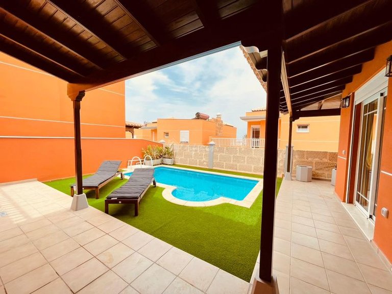 Villa for Sale in Los Cristianos, Mesetas Del Mar 4