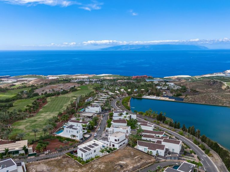 Villa for Sale in Costa Adeje, Tenerife 11