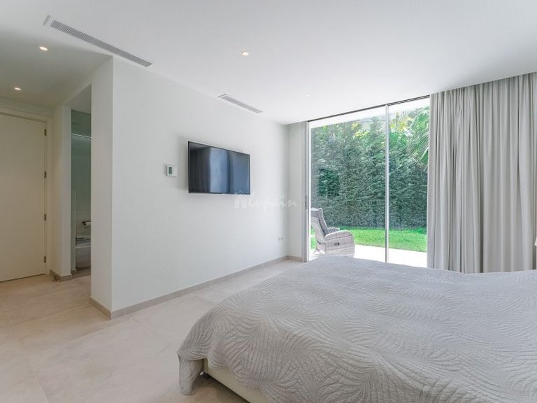 Villa for Sale in Costa Adeje, Tenerife 32